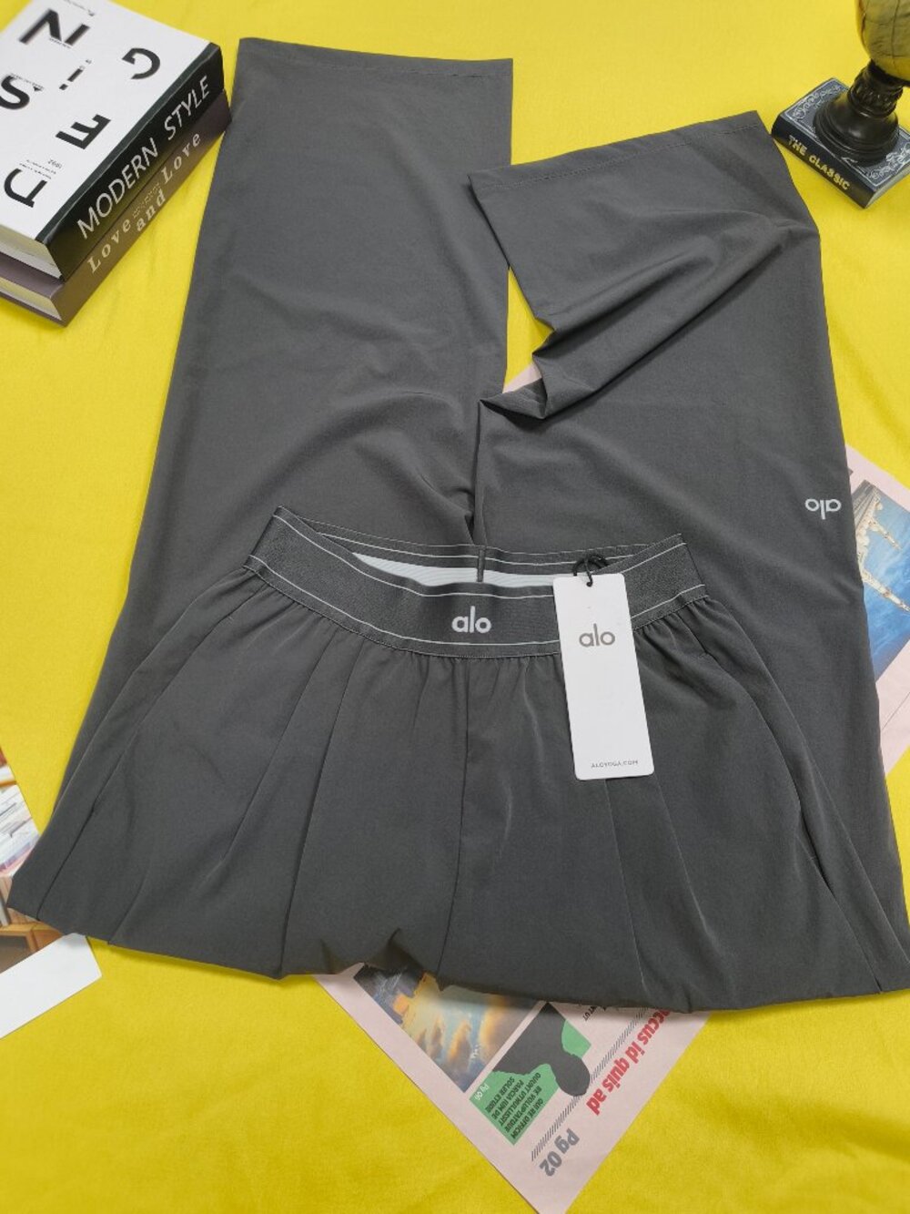 Dark Grey ALO Yoga High/Low Rise Wide Leg Pants Regular🥥Chic Everyday Trouser🍂 - Picture 2 of 7